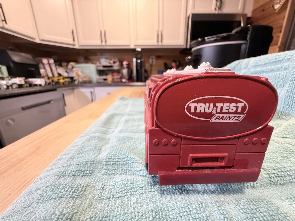 Ertl 1930 True Value Hardware Ford Diamond T camión cisterna banco de monedas de metal ~013 Foto 1 de 4