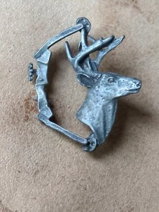 Vintage Ton Zinn Hirsch mit Jagdschleife Sammlerstück Anstecknadel  - Bild 1 von 4