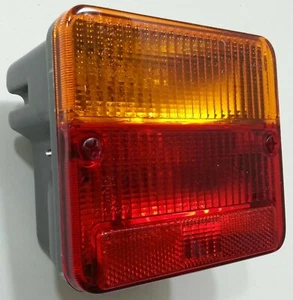 1 FANALE POSTERIORE E FRECCE SX - DX CON LAMPADINE PIAGGIO APE 50 cc - Foto 1 di 7