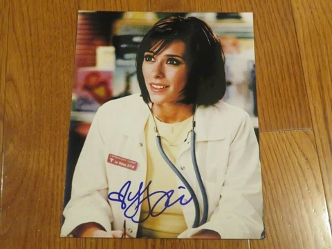 Jennifer Love Hewitt Autographed Hand Signed Photo 8x10 Garfield Cover