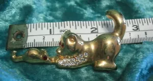 vintage Goldtone Cat and Mouse with Rhinesone Paw and Red Rhinestone Eyes - Picture 1 of 3