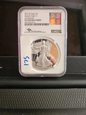 2021 W Eagle S$1 Heraldic Eagle T-1 primeiros lançamentos PF 70 Ultra Cameo - Imagem 1 de 3