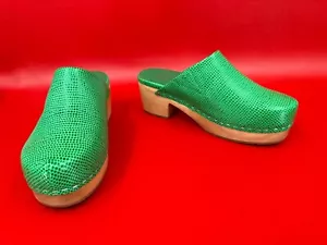 Nuevos zuecos Charlotte Stone Martino en tacón bajo verde menta talla 6 - Imagen 1 de 15