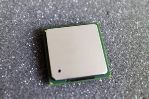 INTEL SL7DL Celeron D 330 2.667GHz Socket 478 Processor CPU - Picture 1 of 1