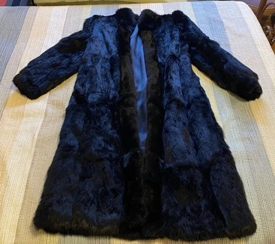 Abrigo vintage de piel de conejo negro, talla L, largo completo. Excelente estado. Corea. ¡LEER! Foto 1 de 4