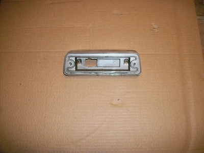 Chevrolet K1500 C1500 1988-95 luz de carga trasera solo bisel usado Foto 1 de 4