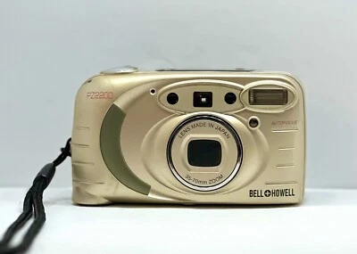 BELL & HOWELL PZ2200 35mm FILM CAMERA JAPAN LENS AS IS - Image 1 of 4
