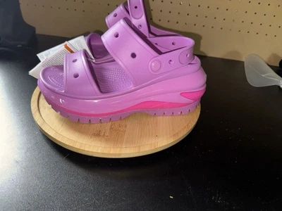 Crocs Nuevas Sandalias Unisex Clásicas Mega Crush Plataforma Cuña W 7 M 6 Foto 1 de 4