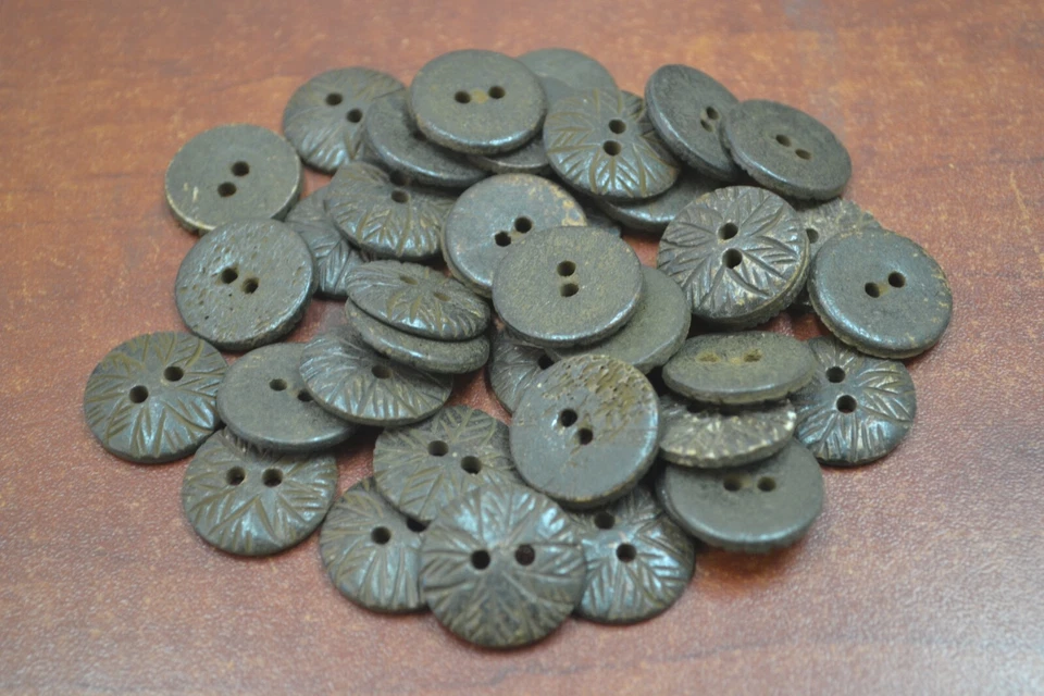 100 PCS STRIPE CHOCOLATE BROWN ROUND BUFFALO BONE SEWING BUTTONS 5/8" #T-2116B - Image 1 of 1