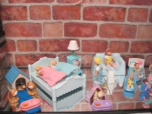 Vintage Fisher Price Loving Family Set mit vielen Figuren und Zubehör RAR - Bild 1 von 17