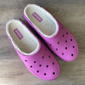 lilac fluffy crocs