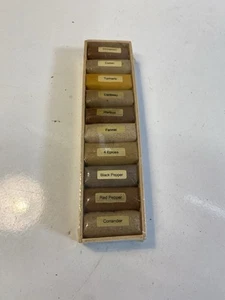Scatola Vintage Spezie Naturali Tunisine Con Tutte Le Spezie Da Collezione O Uso - Picture 1 of 8