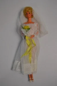 Vintage TNT 1966 Bride Barbie Original Outfit Philippines Stamp Bouquet - Picture 1 of 22