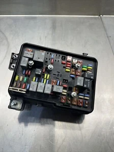 2011-2012 GMC Terrain Chevrolet Equinox Fuse Box Junction Module OEM - Picture 1 of 5