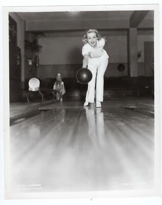 CAROLE LOMBARD BOMBSHELL ALLURING POSE STUNNING PORTRAIT 1940s ORIG PHOTO 364 - Image 1 of 2