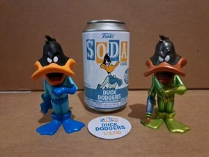 2020 Duck Dodgers Funko Soda Common Vinyl Figure 1/6700 + Loose Chase Figure - Picture 1 of 14