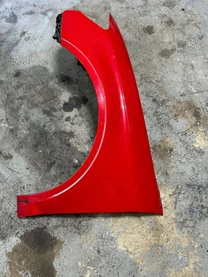 Audi A3 2013-2016 guardabarros delantero izquierdo lado del conductor guardabarros delantero izquierdo rojo OEM Foto 1 de 2