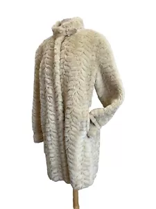 Incognita Faux Fur Jacket cream plush clasp front textured coat luxurious Size M - Picture 1 of 9