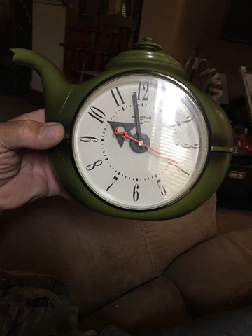 Spartus Corp USA Tea Kettle Pot Battery Green Art Deco Vintage As Is Cover