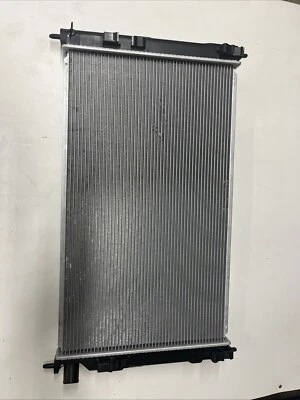 Radiador para 08-14 Mitsubishi Lancer 2.0/2.4L L4 fila única MI3010215 MN156092 Foto 1 de 4