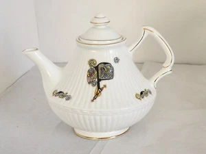 Royal Tara Book of Kells Teapot Lid Celtic Made in Ireland Ribbed Gold Detailed  - Picture 1 of 24