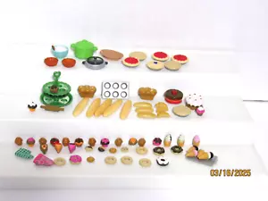 Calico Critters Panadería Accesorios Alimentos Lote 75 piezas Pastel Galletas Pan Juguetes - Imagen 1 de 7