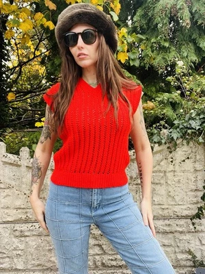 Vintage 70s Knitted Tank Top Sleeveless Jumper Crochet Vest Top Red Size 8-10 - Image 1 of 4