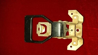 84 85 86 87 88 PONTIAC FURO ВНУТРЕННЯЯ ДВЕРНАЯ РУЧКА ПОДХОДИТ ДЛЯ ОБЕИХ ДВЕРЕЙ - Изображение 1 из 2