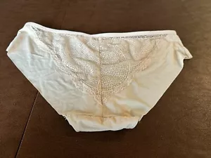 Danskin Intimates Women’s Beige With Lace Insert Panties Size Large NWOT - Picture 1 of 4