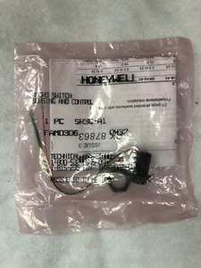 *NOS* Honeywell Industrial Hall Effect Sensores magnéticos SR3C-A1, 24V - Imagen 1 de 3