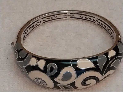 Brazalete Brazalete Belle Etoile Plata de Ley Esmalte Blanco y Negro. Foto 1 de 4
