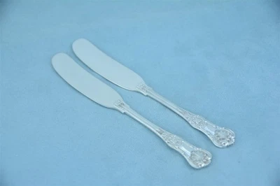 2 esparcidores de mantequilla Tiffany English King Sterling 5-3/4" mango plano sin monograma Foto 1 de 4