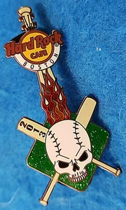 BATES DE BÉISBOL BOSTON CRUZADOS Y GUITARRA DIAMANTE CALAVERA HUMANA 13 PIN Hard Rock Café - Imagen 1 de 1