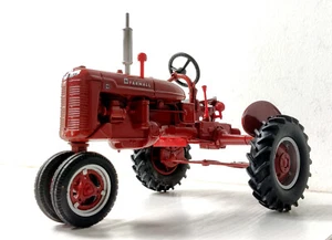 Case IH 1/16 Scale US Agricultural Tractor Farmall B Tracteur - Picture 1 of 8