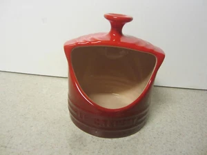 LE CREUSET  Salt Keeper Cellar  Open Crock Graduated Red Color 10 ounce - Picture 1 of 8
