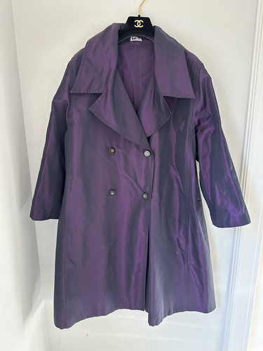Chanel Trench viola iridescente grande