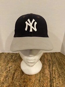 New York Yankees Youth New Era Cap 9Forty Adjustable Hat Blue & Gray 2 Tone - Picture 1 of 9