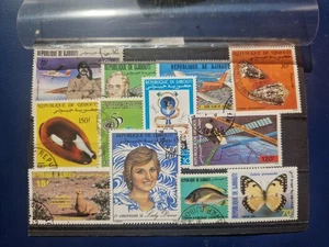 12 timbres Djibouti (lot PR 202 ) - Picture 1 of 1