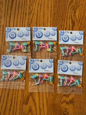 Botones de costura Dress It Up "CHEERS" Foto 1 de 4