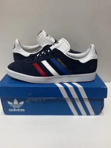 Baskets Gazelle Paul Weller 'The Jam' sur mesure - 'Ville appelée Malice' - Photo 1/16