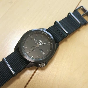 Reloj Automático SEIKO 5 Sports SRPE69K1 Estuche 40mm Correa Nylon Negra Funciona - Imagen 1 de 6