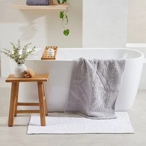 Classic Bath Rug - Picture 1 of 7