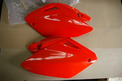 ОРАНЖЕВЫЕ/КРАСНЫЕ БОКОВЫЕ НОМЕРНЫЕ ЗНАКИ POLISPORT HONDA CRF250 CRF250R 2004 2005 - Изображение 1 из 2
