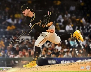 Paul Skenes handsigniertes 16x20 Foto - Pitching Side Spotlight schwarzes Trikot - Bild 1 von 1