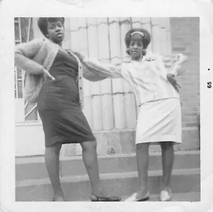 ORIGINAL Vintage African American Sexy Girls Fashion Snapshot Photograph - Picture 1 of 2