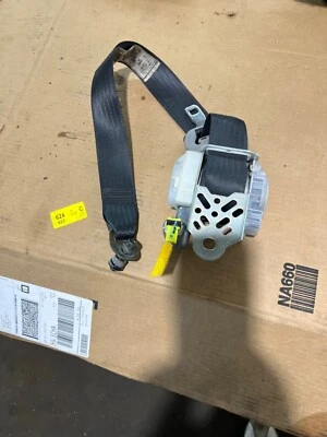 2004-2005 toyota rav 4 RH passengers front dark grey seatbelt retractor OEM - Изображение 1 из 3