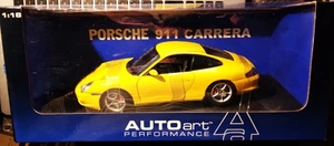 Modello auto 1/18 Porsche 911 Carrera Auto Art - Foto 1 di 7