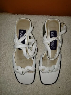 Womens Size 6.5   * FASHION BUG * Chunky Block Heel Beige Color - Image 1 of 4