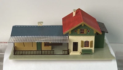 Faller HO 92 农村火车站透明屋顶有裂纹 — 第 1/4 张图片