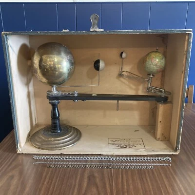 LEER DESCRIPCIÓN - RARO Planetario Trippensee Estuche Original Globo de Latón Antiguo Foto 1 de 4
